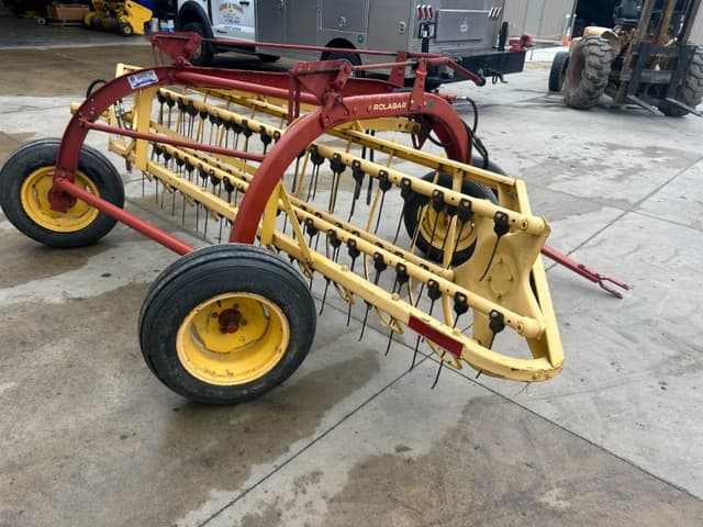 Image of New Holland 258 equipment image 3