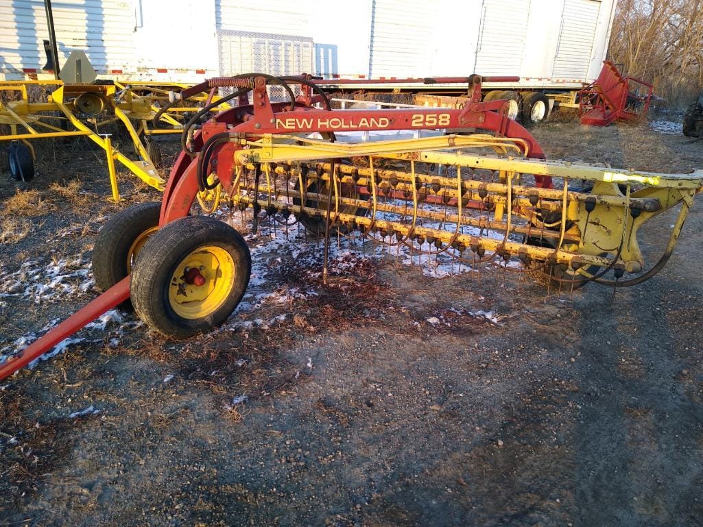 Main image New Holland 258