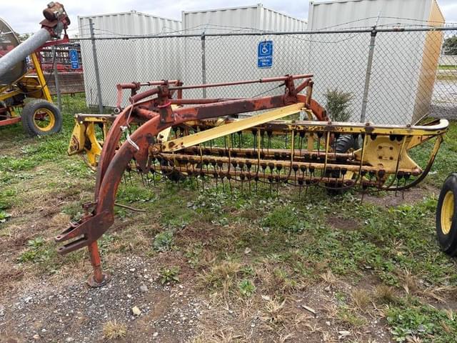 Image of New Holland 258 equipment image 1