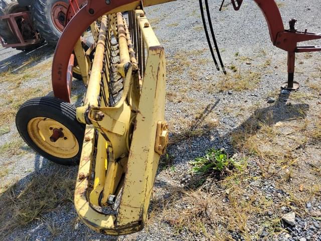 Image of New Holland 258 equipment image 4