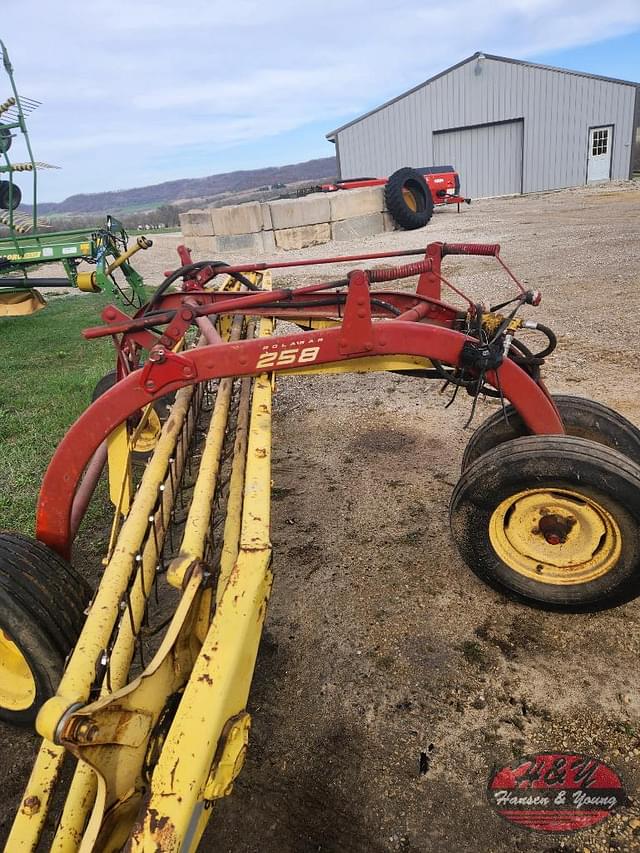 Image of New Holland 258 equipment image 1