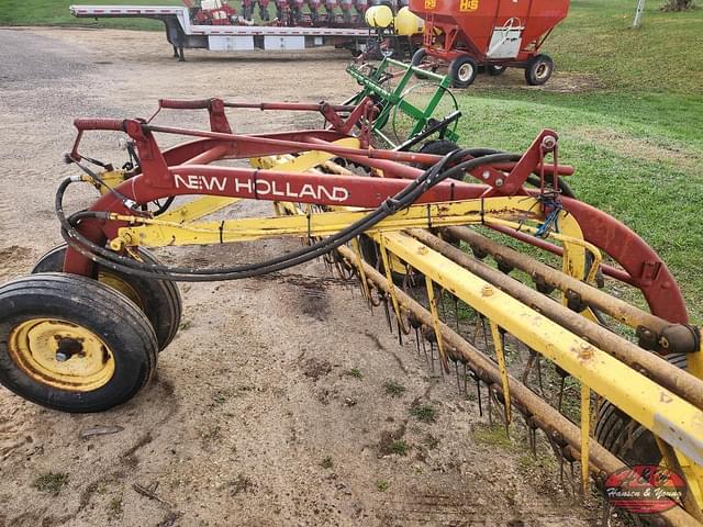 Image of New Holland 258 equipment image 3