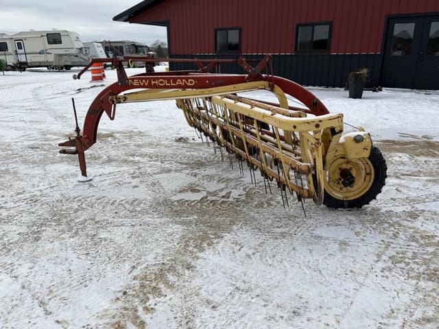 Image of New Holland 258 equipment image 1