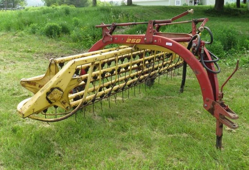 Image of New Holland 258 Primary image