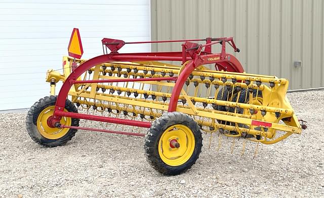 Image of New Holland 258 equipment image 4