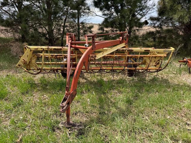 Image of New Holland 258 equipment image 1