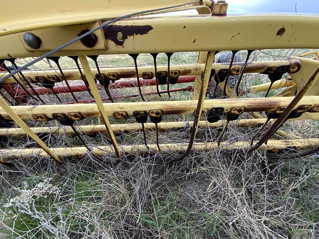 Image of New Holland 258 equipment image 2
