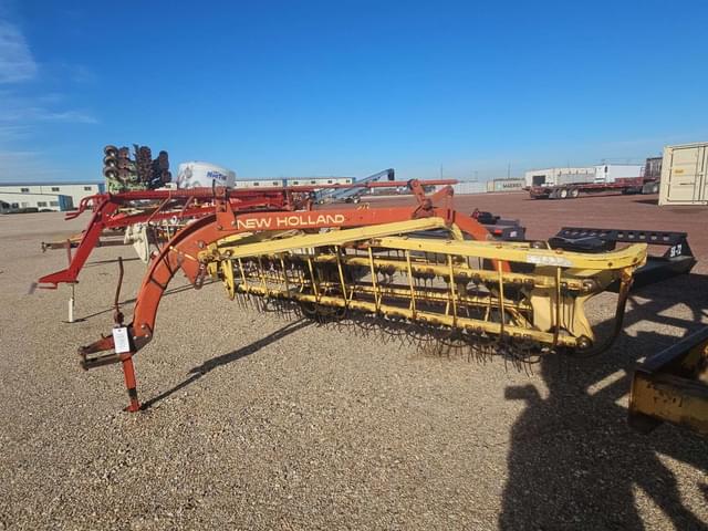 Image of New Holland 258 equipment image 2