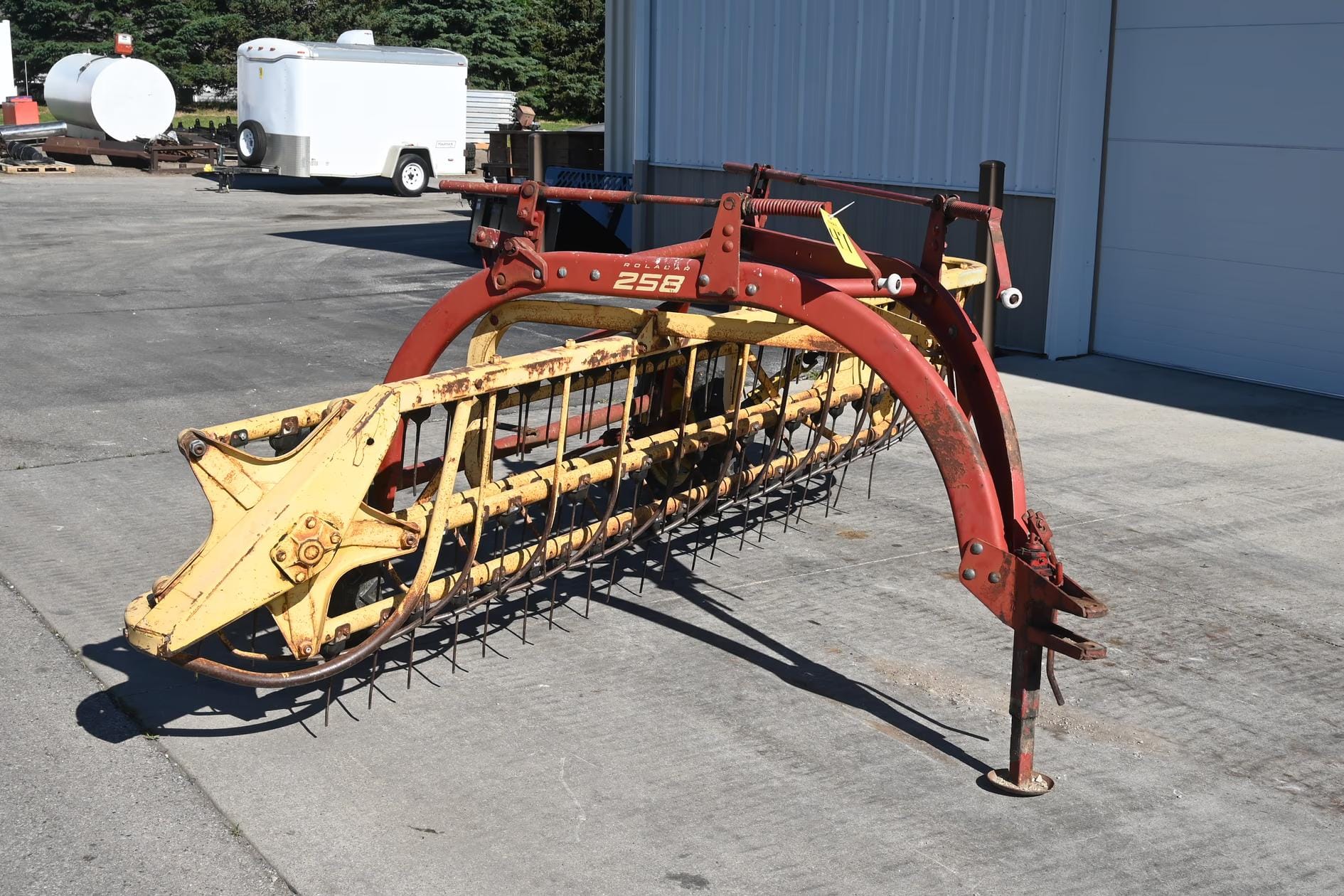 New Holland 258 Equipment Image0