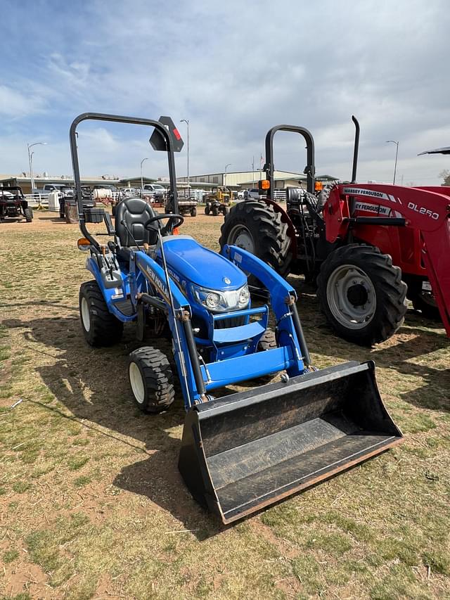 Image of New Holland Boomer 25 equipment image 3