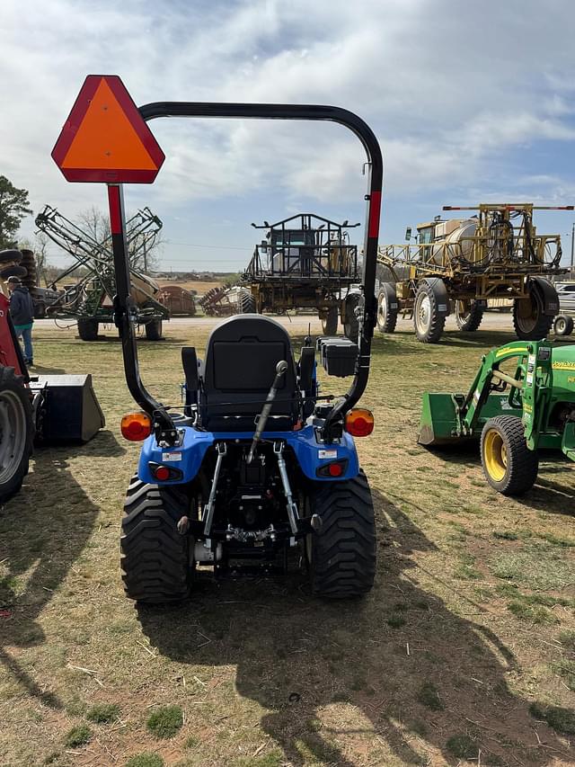 Image of New Holland Boomer 25 equipment image 1