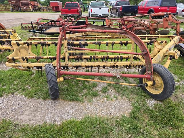 Image of New Holland 260 equipment image 3
