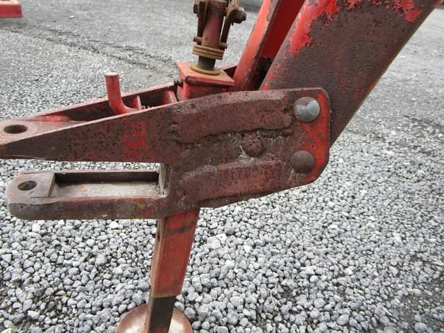 Image of New Holland 260 equipment image 4