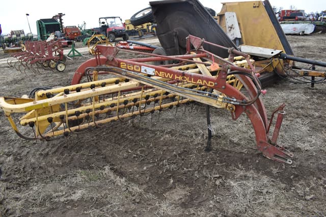 Image of New Holland 260 equipment image 1