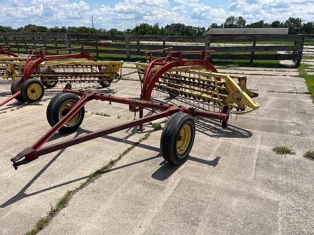 Image of New Holland 260 equipment image 2