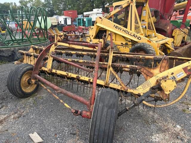Image of New Holland 260 equipment image 2