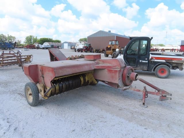 Image of New Holland 268 equipment image 1