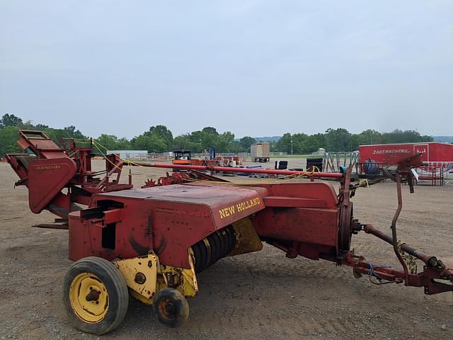 Image of New Holland 268 equipment image 1