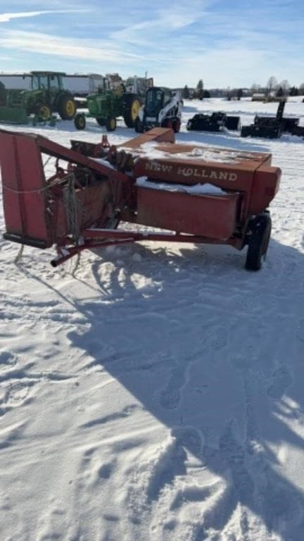 Image of New Holland 268 equipment image 4