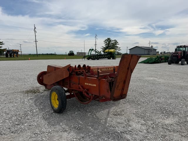 Image of New Holland 268 equipment image 3