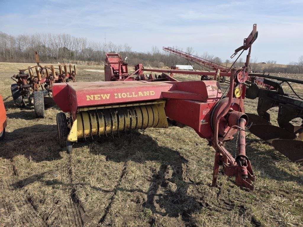 New Holland 268 Equipment Image0