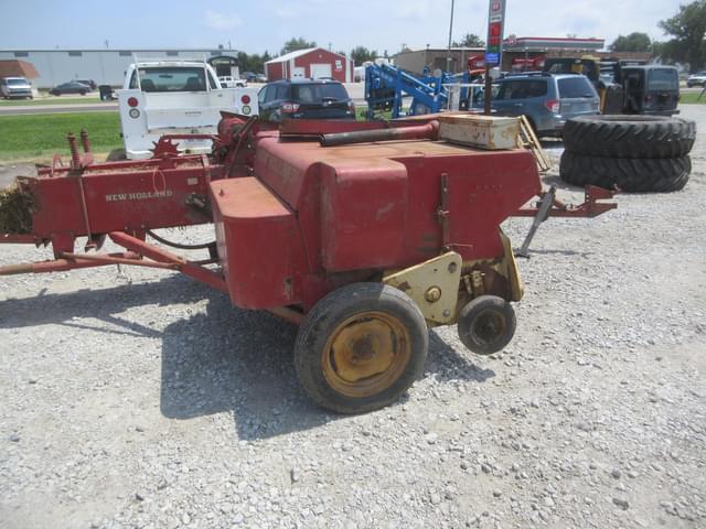 Image of New Holland 268 equipment image 2