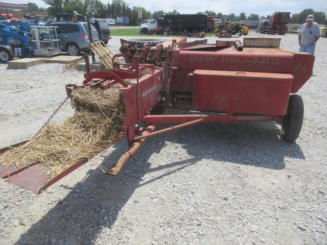 Image of New Holland 268 equipment image 4