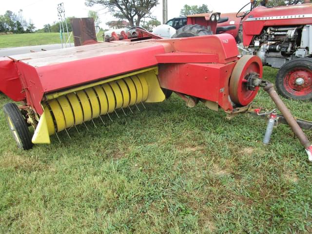 Image of New Holland 268 equipment image 2