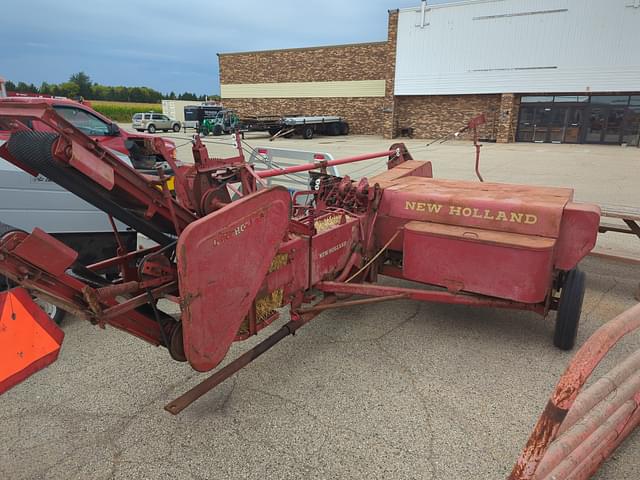 Image of New Holland Hayliner 268 equipment image 4