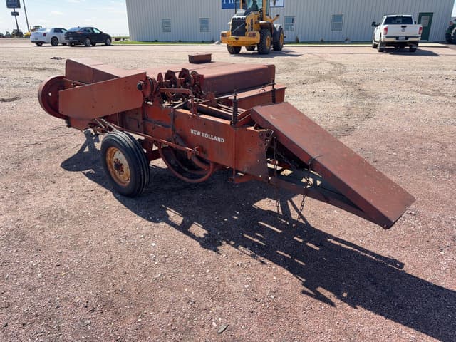 Image of New Holland 268 equipment image 4