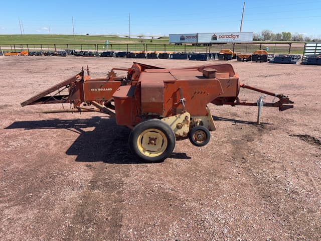 Image of New Holland 268 equipment image 2