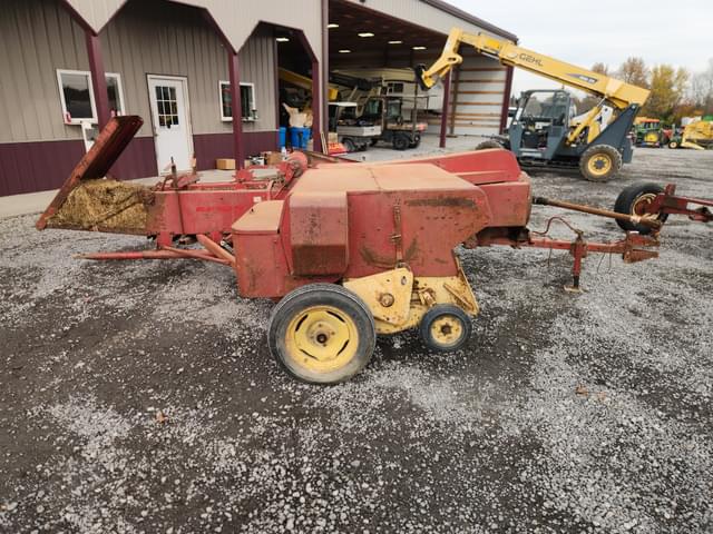 Image of New Holland 268 equipment image 1