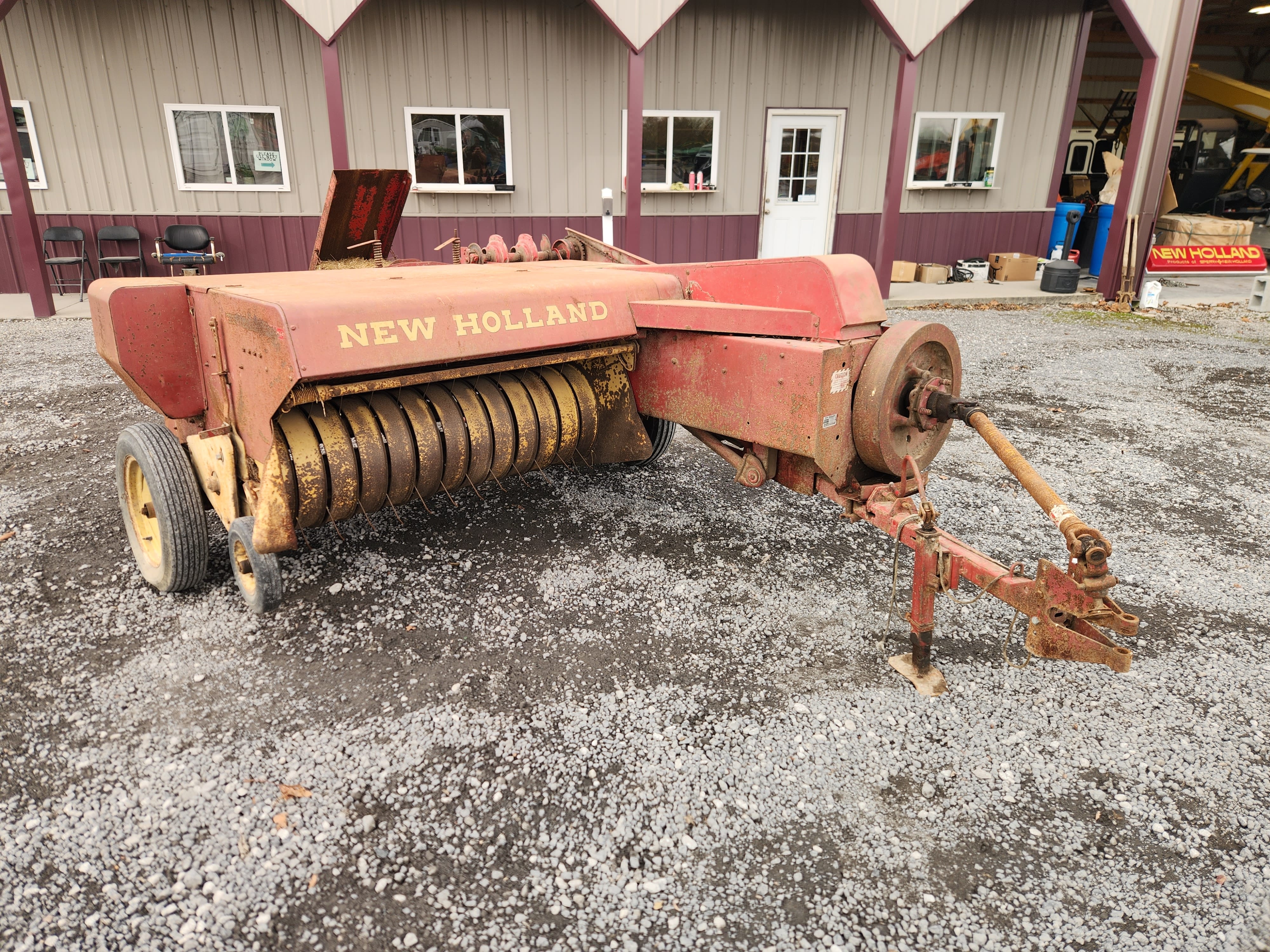 New Holland 268 Equipment Image0
