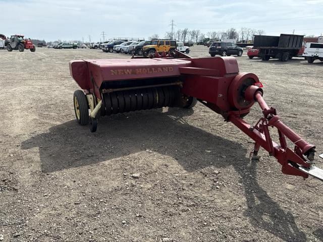 Image of New Holland 268 equipment image 3