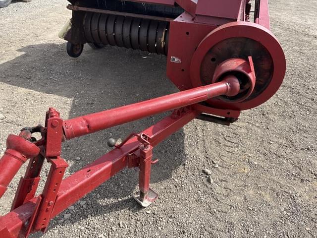 Image of New Holland 268 equipment image 4