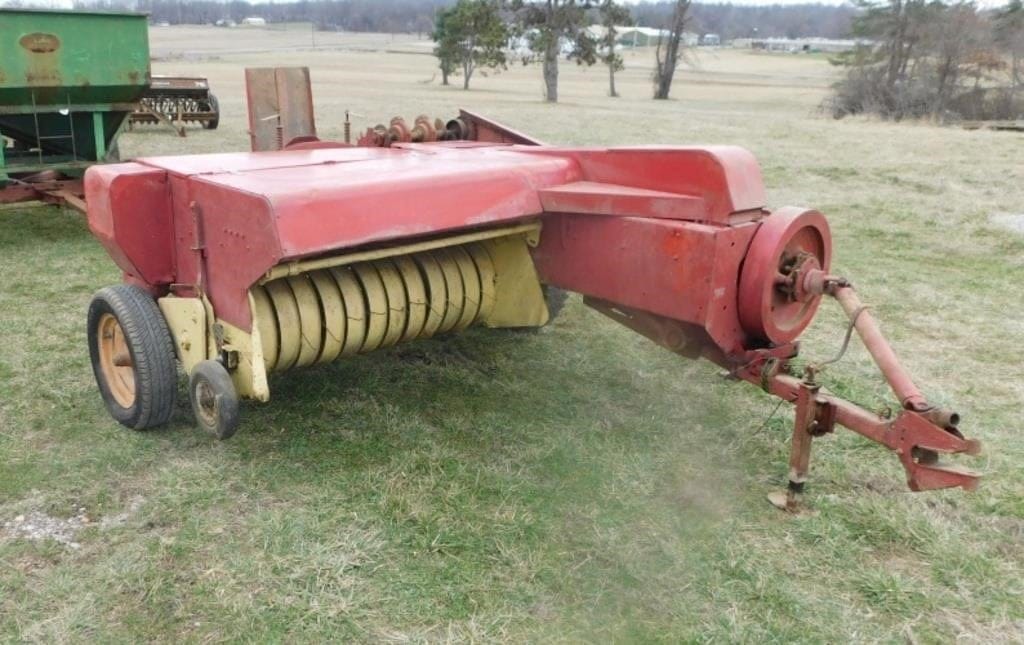 New Holland 268 Equipment Image0