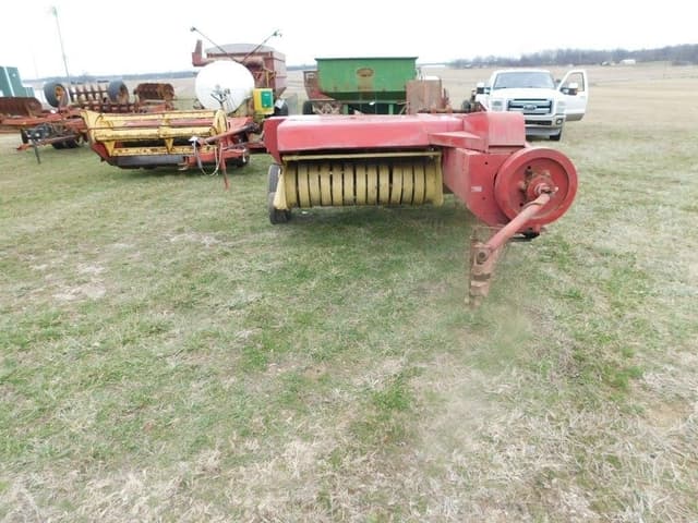 Image of New Holland 268 equipment image 1