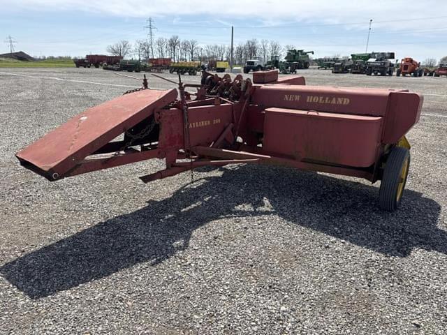 Image of New Holland 268 equipment image 2