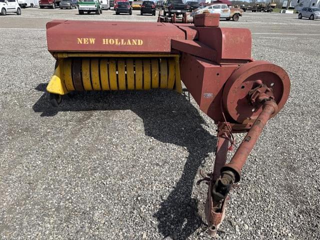 Image of New Holland 268 equipment image 4