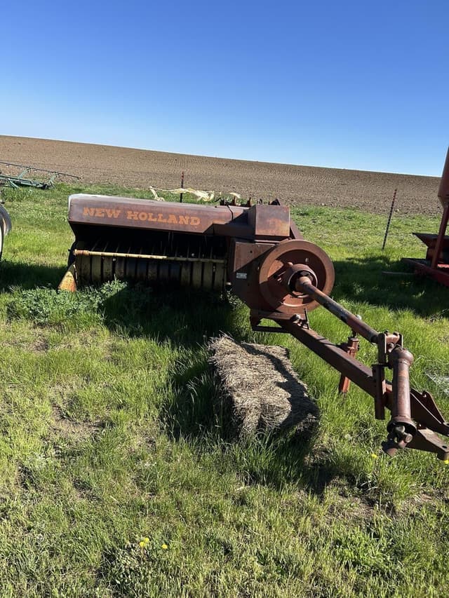 Image of New Holland 269 equipment image 1