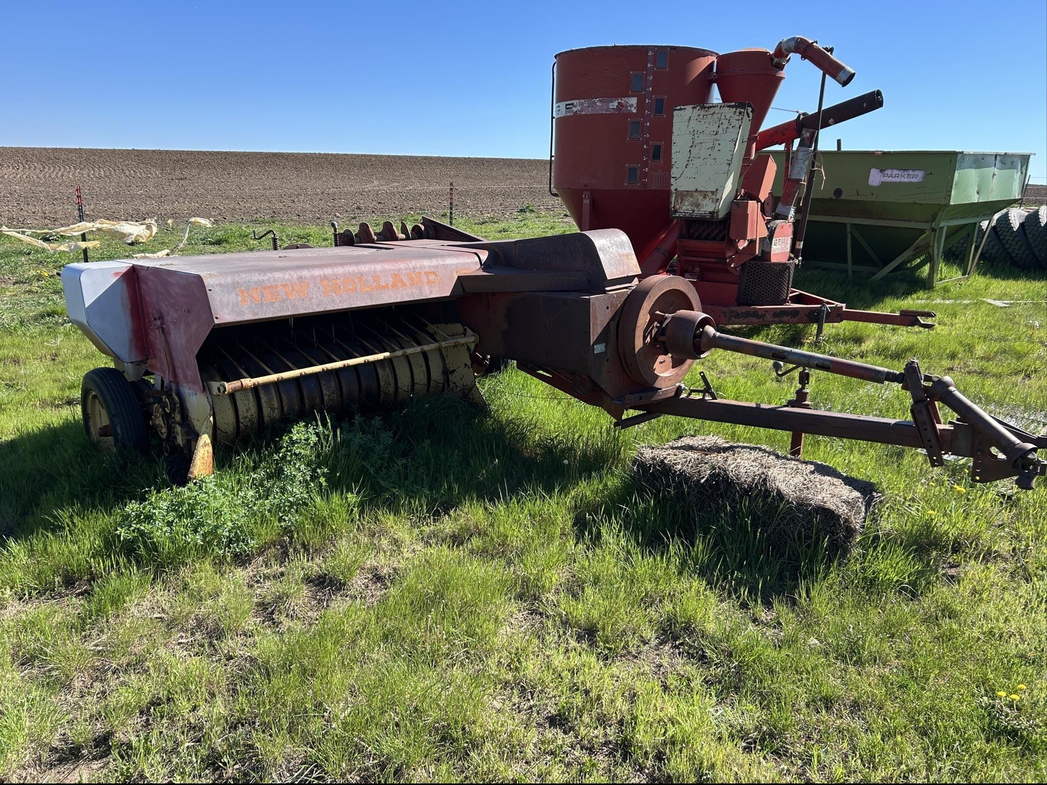 New Holland 269 Equipment Image0
