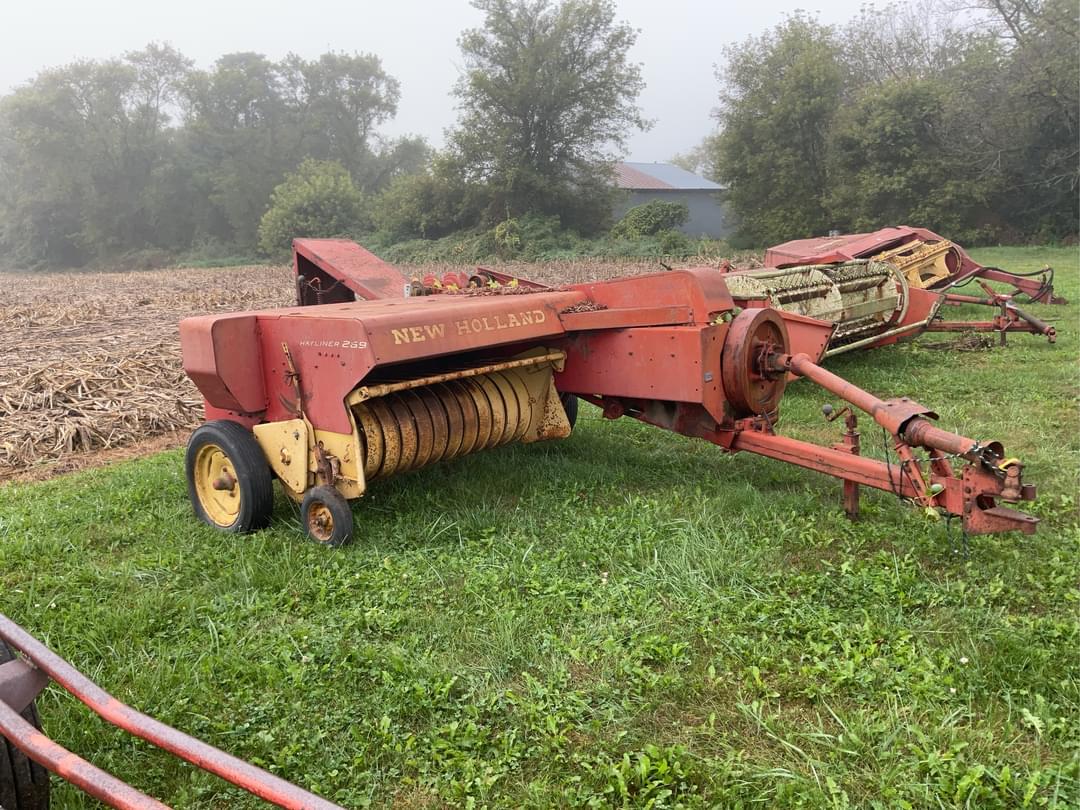 Image of New Holland Hayliner 269 Primary image