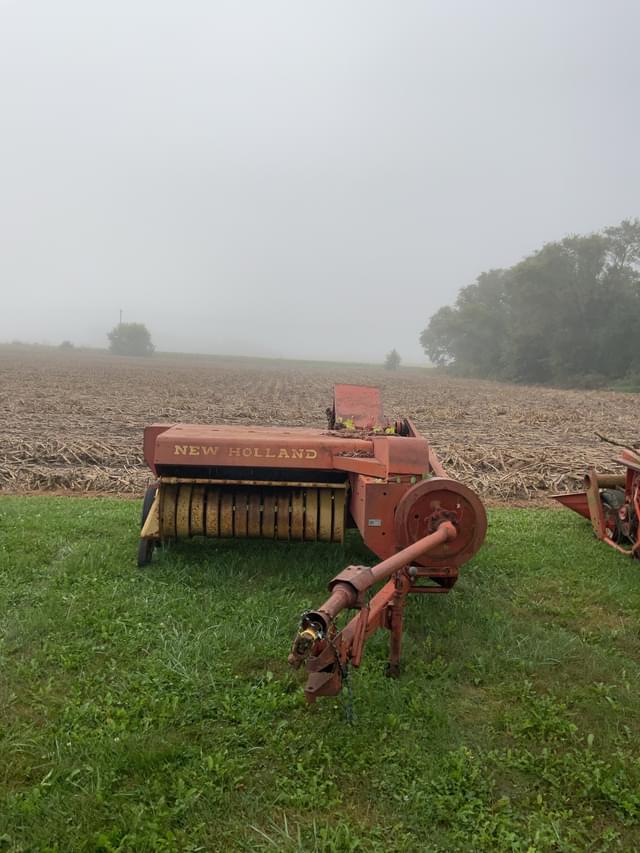 Image of New Holland Hayliner 269 equipment image 1