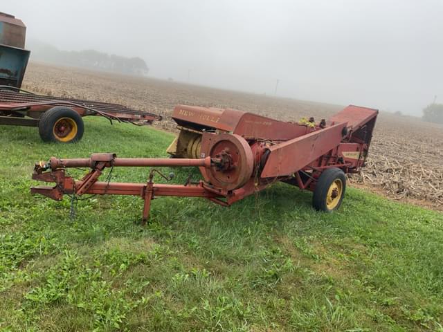 Image of New Holland Hayliner 269 equipment image 2