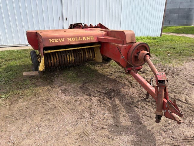 Image of New Holland Hayliner 269 equipment image 1