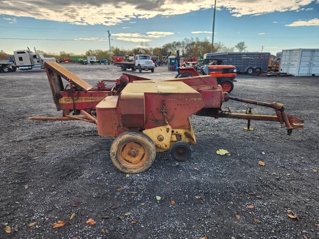 Image of New Holland 269 equipment image 2