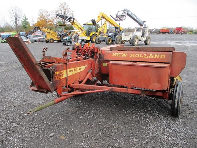 Image of New Holland 269 equipment image 3