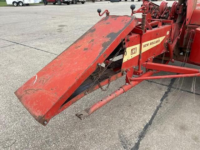 Image of New Holland 269 equipment image 4