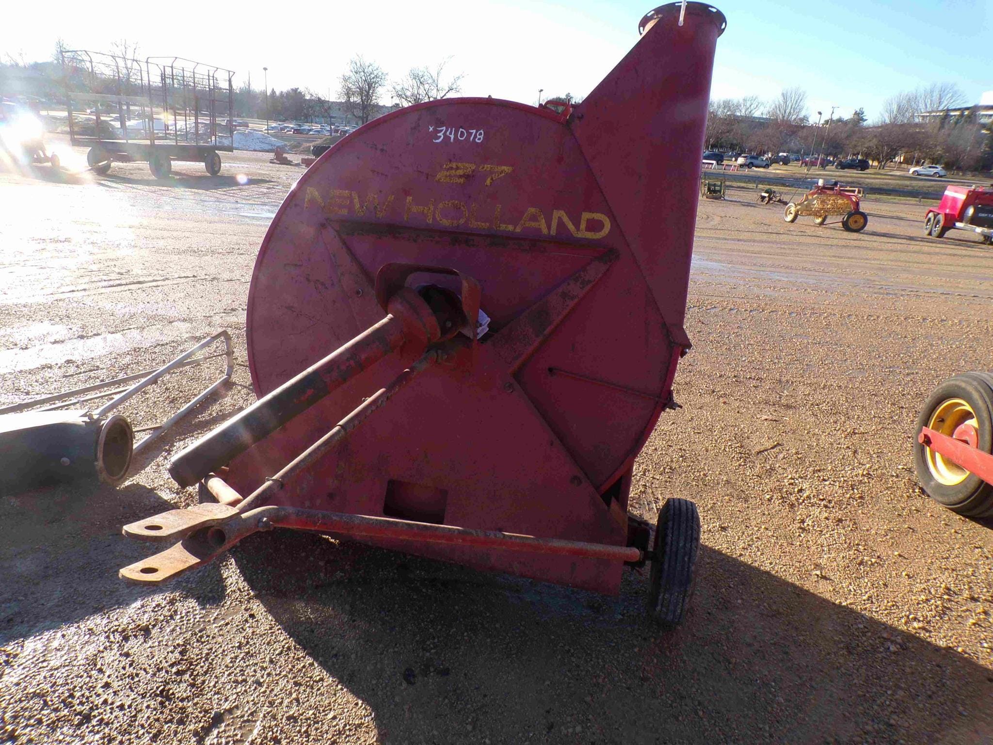 New Holland 27 Equipment Image0