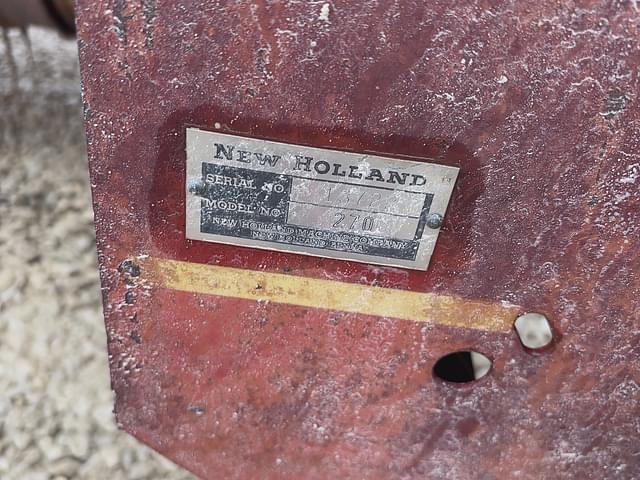 Image of New Holland 270 equipment image 4